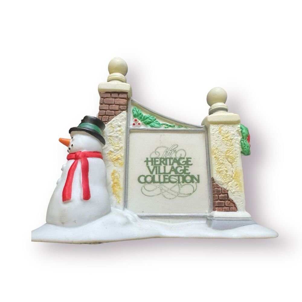 Department 56 Heritage Village Sign With Snowman 55727 Christmas Decoration‎